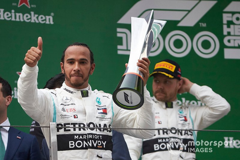 Valtteri Bottas, Mercedes AMG F1 y Lewis Hamilton, Mercedes AMG F1