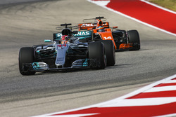 Льюіс Хемілтон, Mercedes AMG F1 W08, Фернандо Алонсо, McLaren MCL32