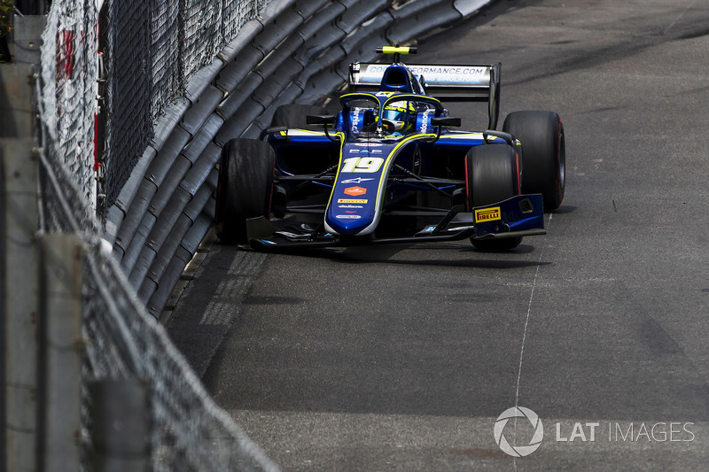 Lando Norris, Carlin, golpea las barreras