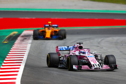 Sergio Perez, Force India VJM11, Stoffel Vandoorne, McLaren MCL33