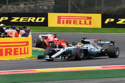 Lewis Hamilton, Mercedes-Benz F1 W08 leads at the start of the race