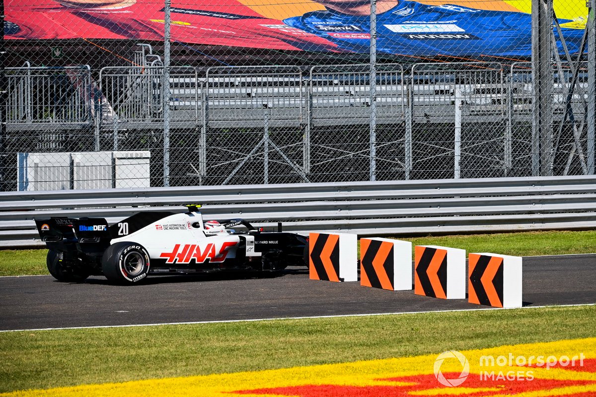 Kevin Magnussen, Haas VF-20, takes an escape road