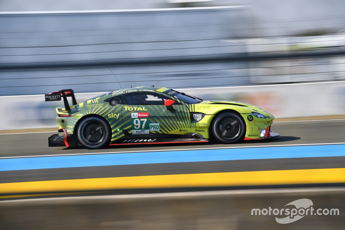 Aston Martin Vantage AMR №97 команды Aston Martin Racing: Алекс Линн, Максим Мартен, Гарри Тинкнелл