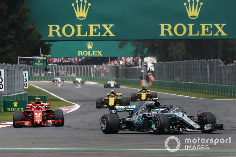 Valtteri Bottas, Mercedes AMG F1 W09 EQ Power+, Kimi Raikkonen, Ferrari SF71H