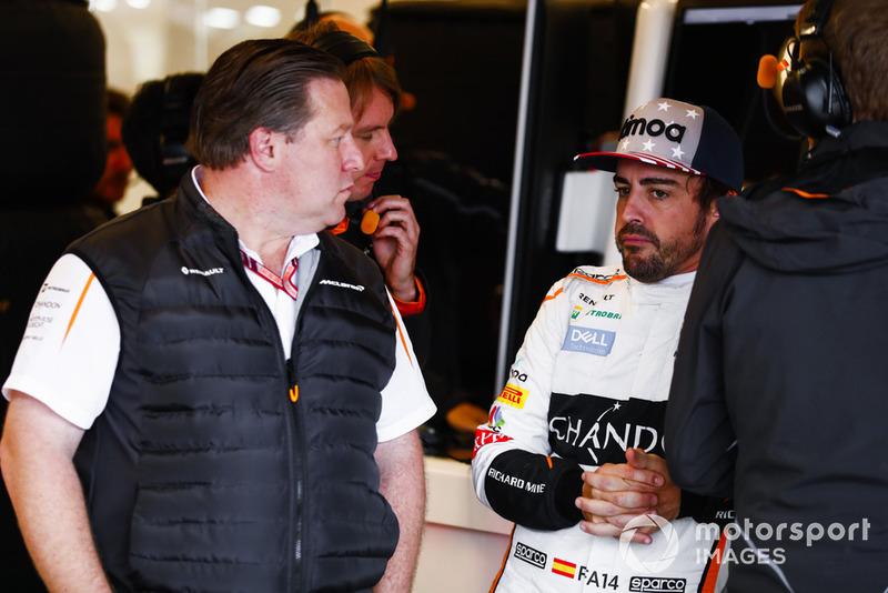 Zak Brown, McLaren-Boss, mit Fernando Alonso, McLaren
