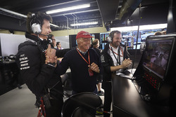 Toto Wolff, Direktör, Mercedes AMG F1, Niki Lauda, Fahri Direktör, Mercedes AMG F1, Mercedes ve pole