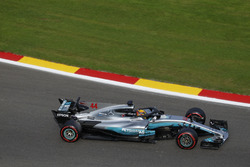 Lewis Hamilton, Mercedes-Benz F1 W08, mit Halo