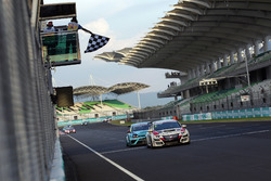 Картатий прапор для Роберто Колчіаго, Honda Civic TCR, Target Competition