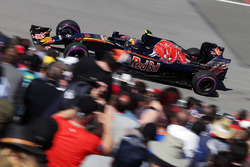 Carlos Sainz Jr., Scuderia Toro Rosso STR11