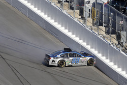 Crash: Dale Earnhardt Jr., Hendrick Motorsports Chevrolet