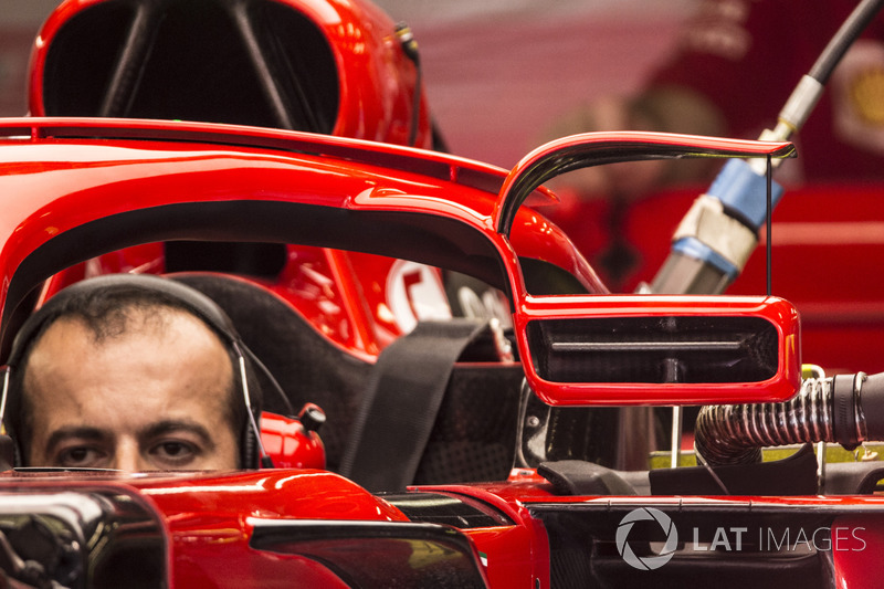 Detail kaca spion Ferrari SF71H