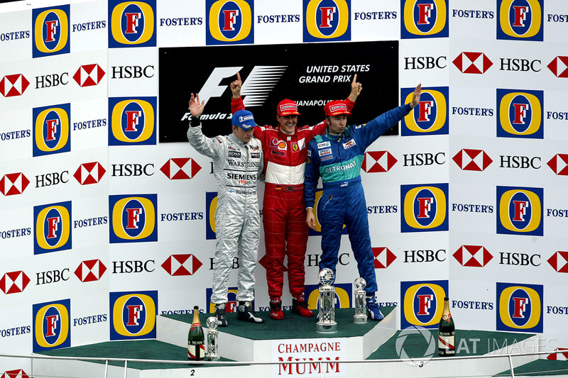Podyum: 2. Kimi Raikkonen, McLaren, yarış galibi Michael Schumacher, Ferrari, 3. Heinz-Harald Frentzen, Sauber