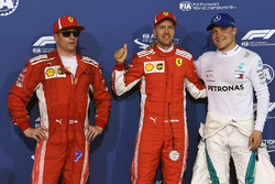 Володар поулу Себастьян Феттель, Кімі Райкконен, Ferrari, Валттері Боттас, Mercedes AMG F1