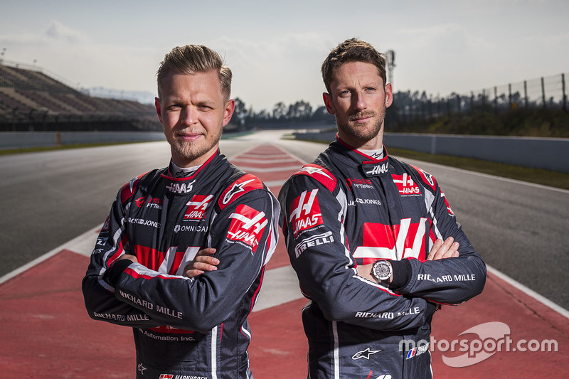 Гонщики Haas F1 Team Кевин Магнуссен и Ромен Грожан