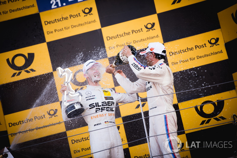 Подіум: Маро Енгель, Mercedes-AMG Team HWA, Mercedes-AMG C63 DTM, та Бруно Спенглер, BMW Team RBM, B
