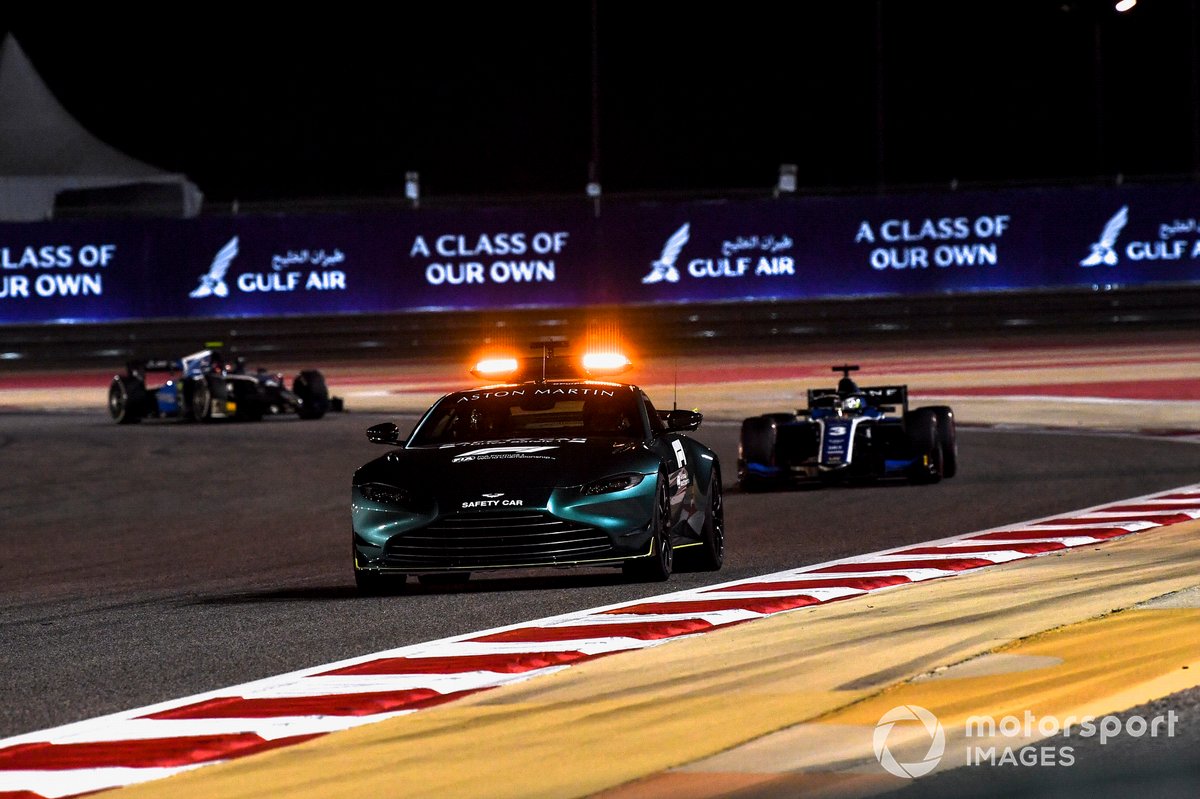 The Safety Car leads Guanyu Zhou, Uni-Virtuosi Racing
