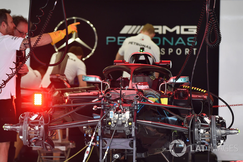 Mercedes-AMG F1 W09 ön süspansiyon detay