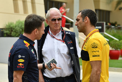 Керівник Renault Сіріль Абітбуль, керівник Red Bull Крістіан Хорнер і спортивний радник Red Bull Гел