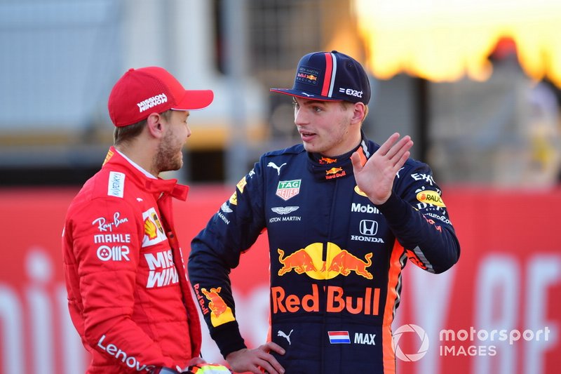 Sebastian Vettel, Ferrari, avec Max Verstappen, Red Bull Racing