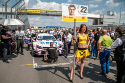 Gridgirl von Lucas Auer, Mercedes-AMG Team Mücke, Mercedes-AMG C63 DTM