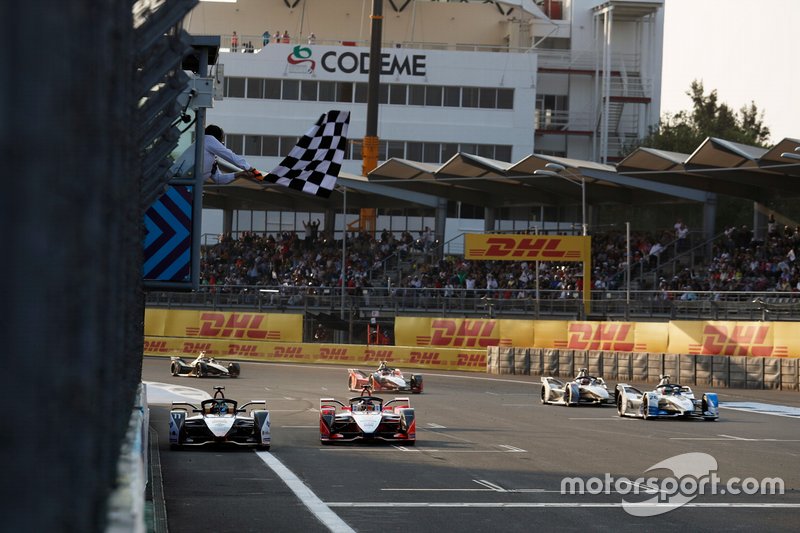 Lucas Di Grassi, Audi Sport ABT Schaeffler, Audi e-tron FE05, vince la gara beffando Pascal Wehrlein, Mahindra Racing, M5 Electro