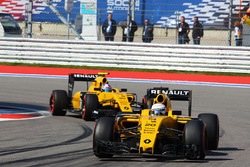 Kevin Magnussen, Renault Sport F1 Team RS16 voor teamgenoot Jolyon Palmer, Renault Sport F1 Team RS1