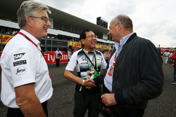 Ron Dennis, McLaren Executive Chairman with Tetsuya Shoji, Chief Executive Officer and President of