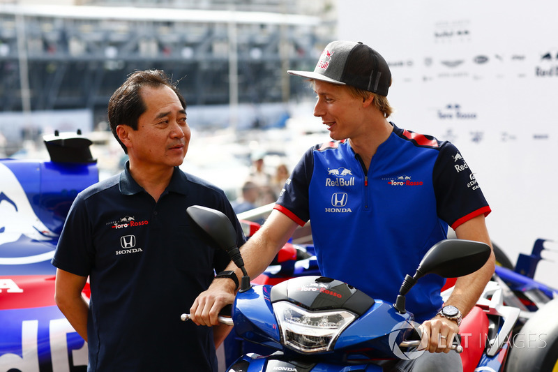 Brendon Hartley, Toro Rosso, y Toyoharu Tanabe, Director Técnico de F1 Honda