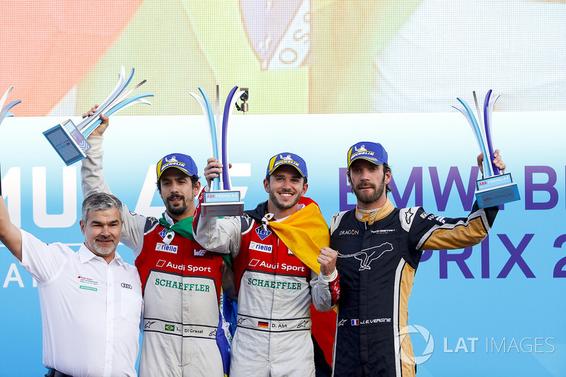 Jean-Eric Vergne, Techeetah, 3° classificato, Lucas di Grassi, Audi Sport ABT Schaeffler, 2° classificato, Daniel Abt, Audi Sport ABT Schaeffler, vincitore dell'ePrix di Berlino