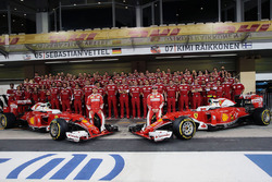 Sebastian Vettel, Ferrari and team mate Kimi Raikkonen, Ferrari at a team photograph