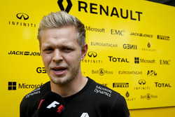 Kevin Magnussen, Renault Sport F1 Team met de media