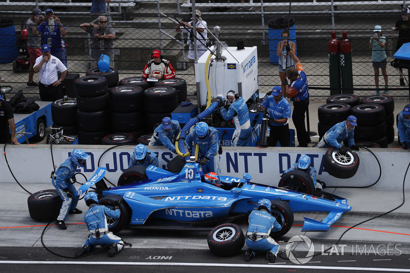 Ed Jones, Chip Ganassi Racing Honda, pit stop