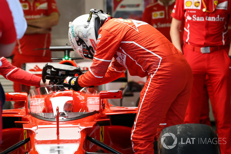 Auto von Sebastian Vettel, Ferrari SF70H, mit Cockpitschutz Shield