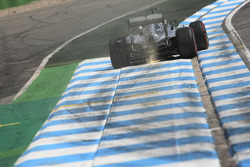 Nico Rosberg, Mercedes AMG F1 W07 Hybrid fa scintille