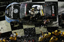 Sieger Brad Keselowski, Team Penske, Ford