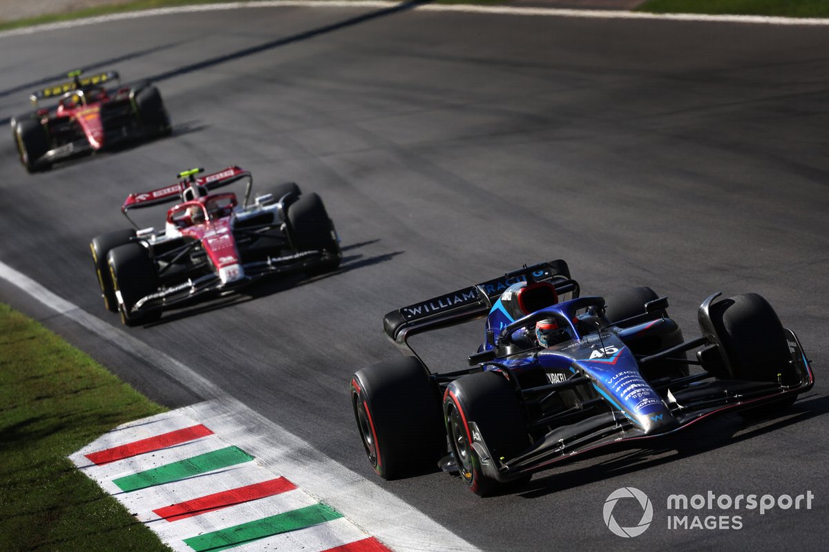 Nyck de Vries, Williams FW44, Zhou Guanyu, Alfa Romeo C42, Carlos Sainz, Ferrari F1-75