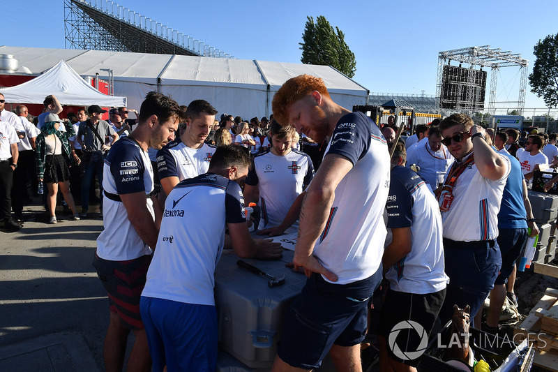 Williams у перегонах на плотах