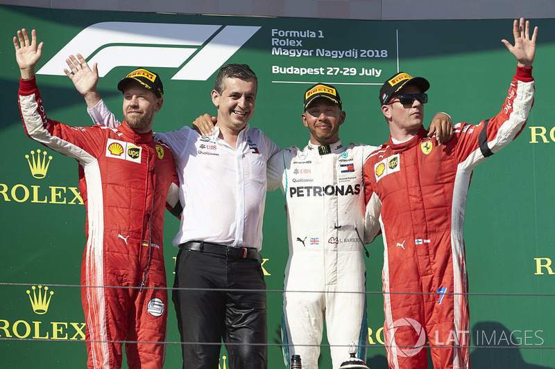 Podio: il vincitore della gara Lewis Hamilton, Mercedes AMG F1, il secondo classificato Sebastian Vettel, Ferrari, il terzo classificato Kimi Raikkonen, Ferrari