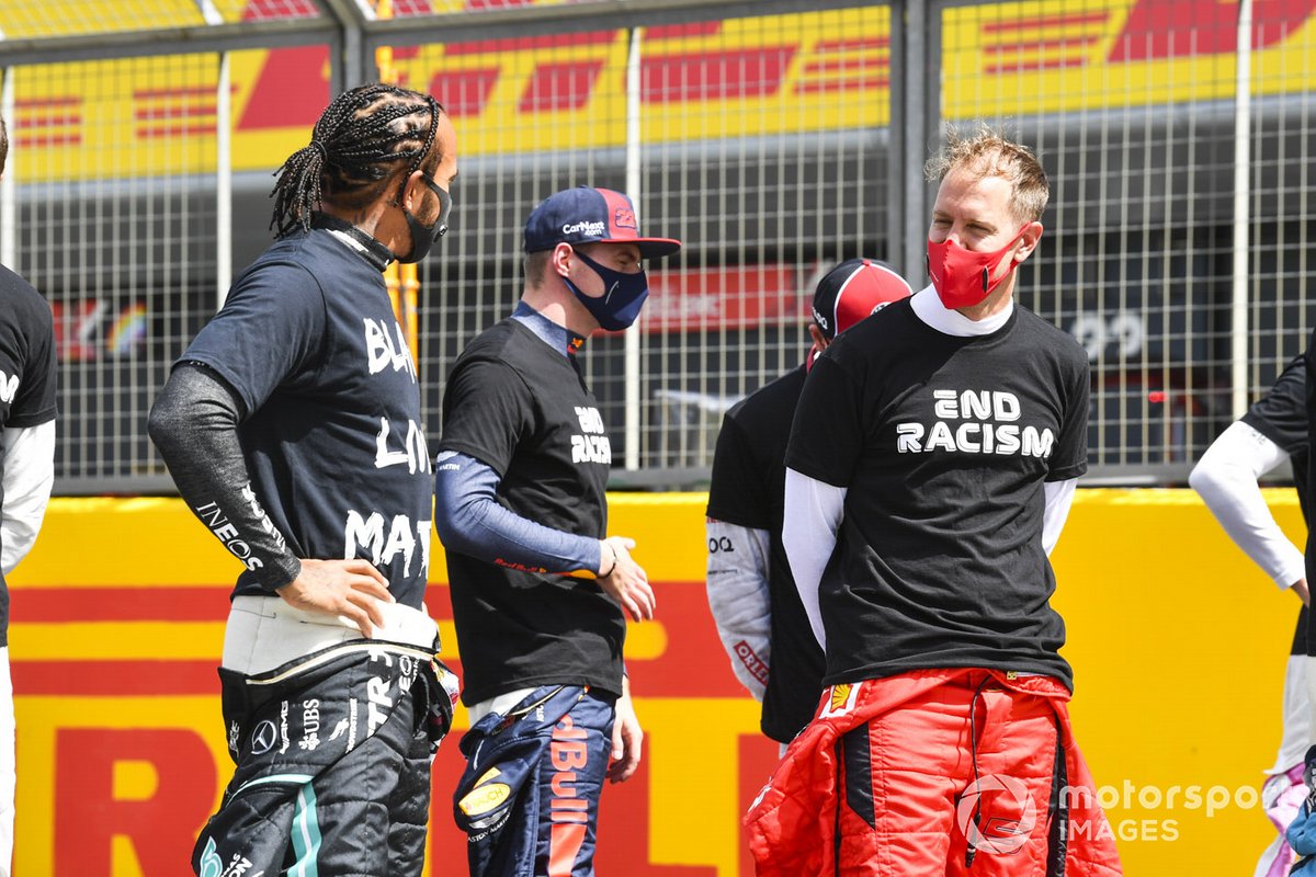 Lewis Hamilton, Mercedes-AMG F1, Sebastian Vettel, Ferrari, et les autres pilotes sur la grille pour montrer leur support à la campagne
