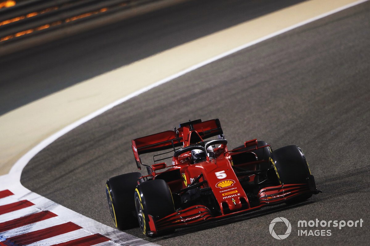 Sebastian Vettel kesulitan mengendalikan Ferrari SF1000 di Sirkuit Bahrain karena kondisi lintasan dan ban.