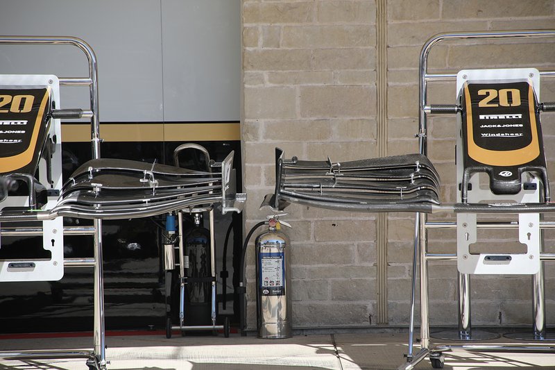 Haas F1 Team VF-19, front wing