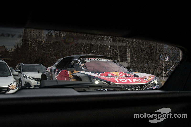 Carlos Sainz, Lucas Cruz, Peugeot Sport in the streets of Madrid
