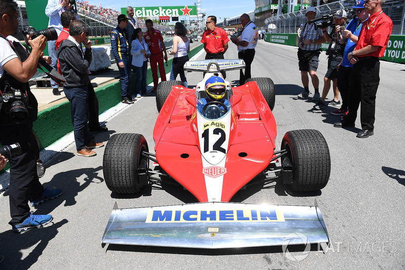 Jacques Villeneuve, guida la Ferrari 312T3 1978 del padre, vincitrice in Canada
