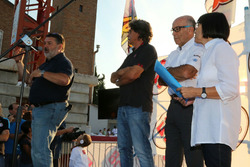 La cerimonia della posa della prima pietra