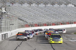 Start: Matt Crafton, ThorSport Racing Toyota leads