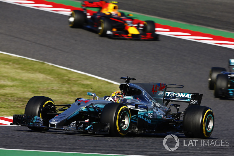 Lewis Hamilton, Mercedes AMG F1 W08, Valtteri Bottas, Mercedes AMG F1 W08, Max Verstappen, Red Bull Racing RB13