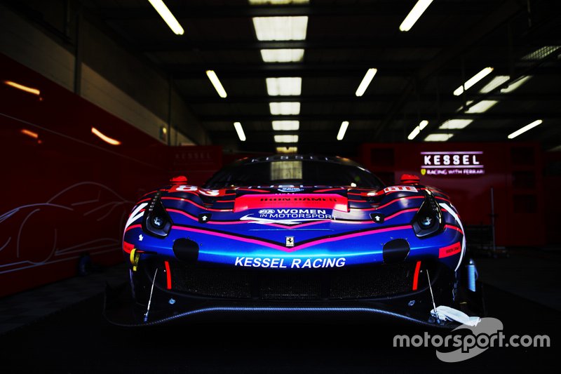 #83 Kessel Racing Ferrari F488 GTE: Manuela Gostner, Rahel Frey, Michelle Gatting