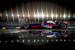 Даниил Квят, Scuderia Toro Rosso STR12