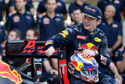 Max Verstappen, Red Bull Racing op een teamfoto
