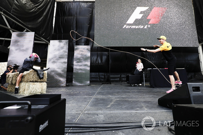 Фернандо Алонсо, McLaren MCL32, Ніко Хюлькенберг, Renault Sport F1 Team